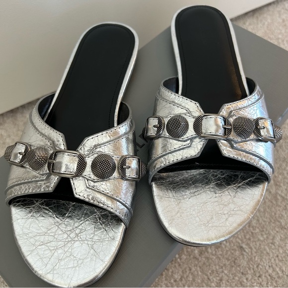 Balenciaga La Cagole Silver Flats - Picture 2 of 9